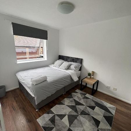Canary Wharf Haven - Spacious & Homely Entire 1 Bedroom Flat London Exteriör bild