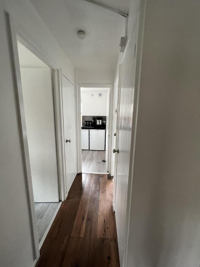 Canary Wharf Haven - Spacious & Homely Entire 1 Bedroom Flat London Exteriör bild