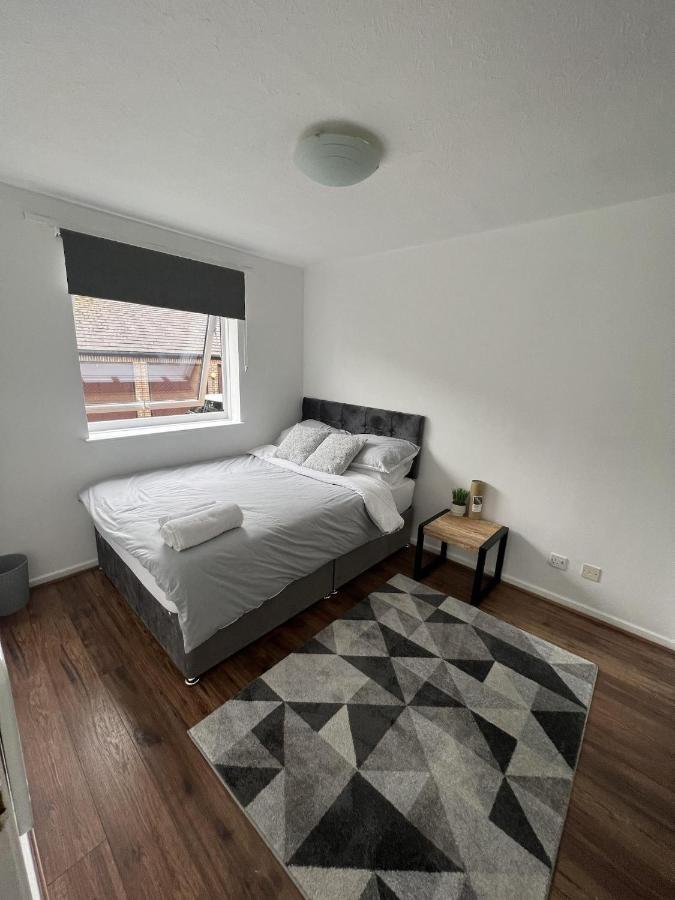 Canary Wharf Haven - Spacious & Homely Entire 1 Bedroom Flat London Exteriör bild