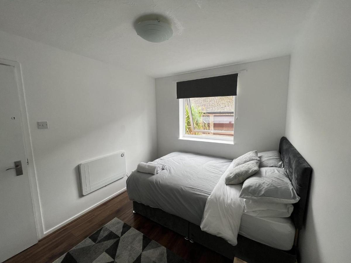 Canary Wharf Haven - Spacious & Homely Entire 1 Bedroom Flat London Exteriör bild